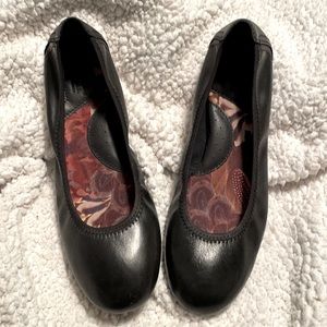 Born dress flats. Size 9M. Black